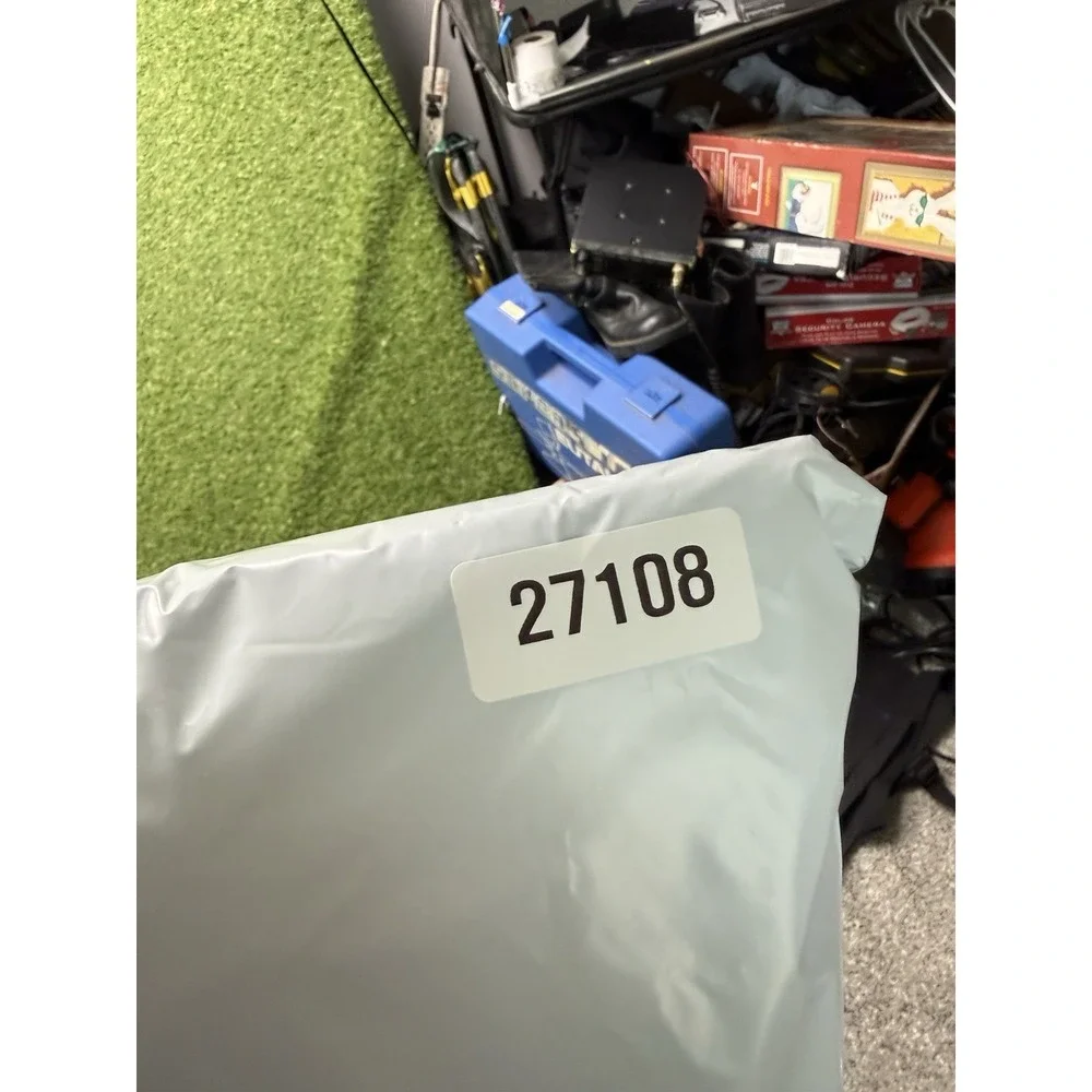 Levis shop confidence